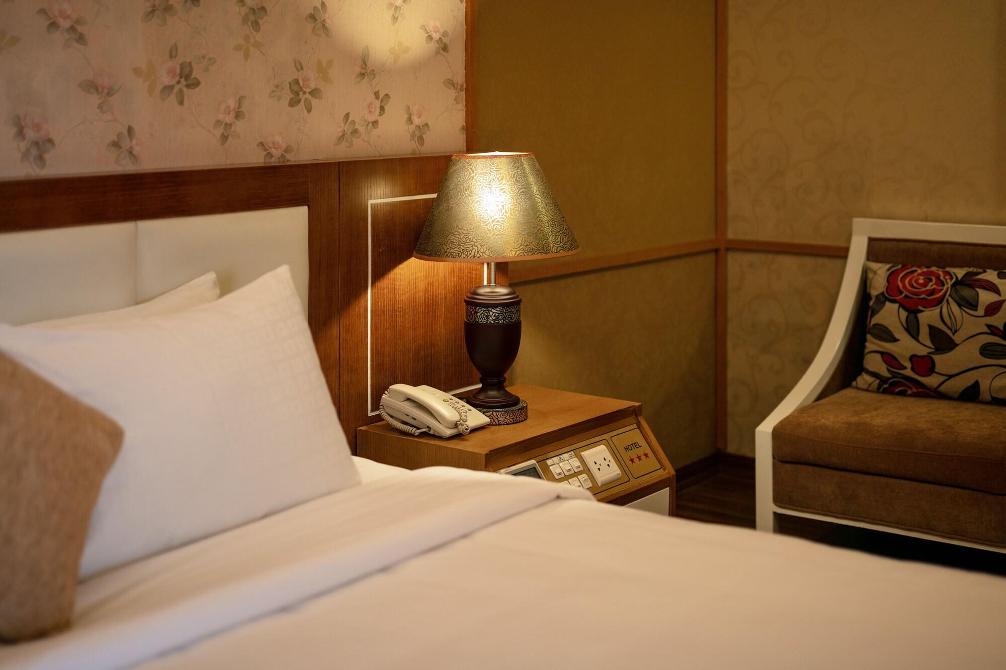 เนสตา บูทิก โฮเทล ฮานอย Hotel ภายนอก รูปภาพ